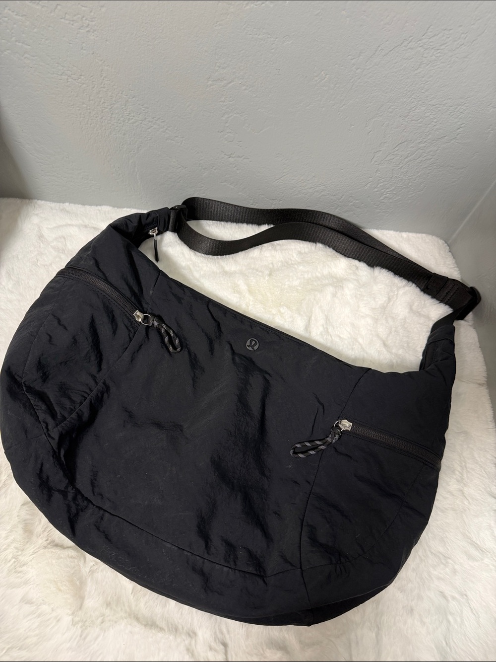 Lululemon Slouchy Sling Large NWOT